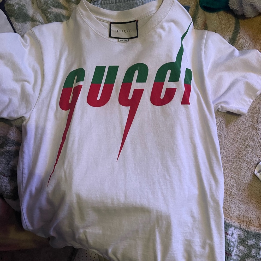 Oversize Gucci shirt